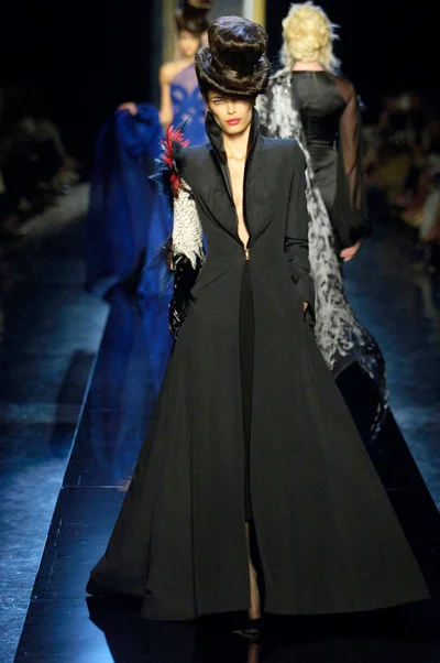 Look 28